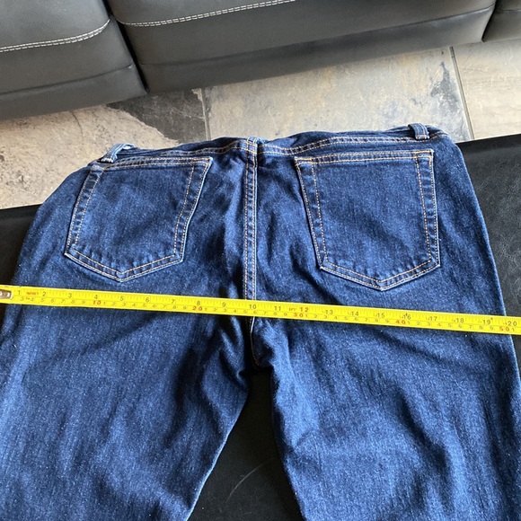 GAP Low Rise Cropped Jeans 98% Cotton 2% Spandex - Picture 8 of 12